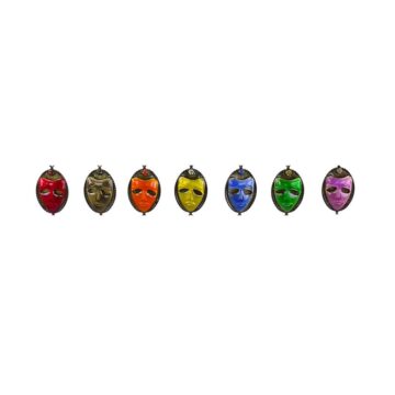 Petit bijou masque Arlequin, boucle d'oreille dormeuse percée. Couleur Jaune, Vert, Noir, Bleu, Violet, Orange, symbole du livre d’aventure de R.Ricci. Zor Création