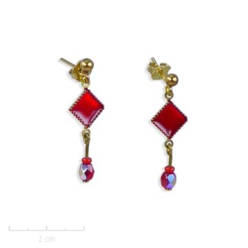 Petite boucle d'oreille losange percée. Bijou discret, émaillé de couleur Rouge. Création Zor pour le roman de Masque et de Chrome - Roberto Ricci