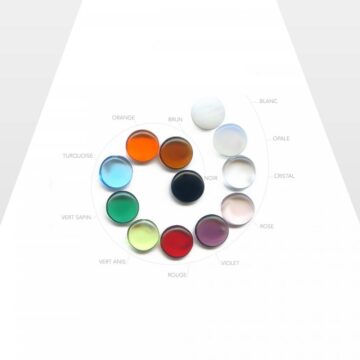 Bijou sur mesure, choix de couleur de perle: blanc, opale, cristal, rose, violet, rouge, vert anis, vert sapin, turquoise, orange, brun, noir. Création Zor paris