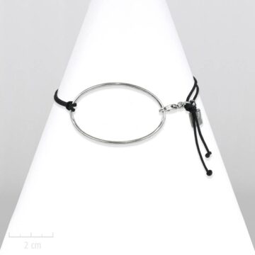 Bracelet argent Zor, cordon noir, style sobre, élégant et ovale. Moderne et classique, symbole de l'oeuf, la terre, l'oeil, la féminité minimaliste