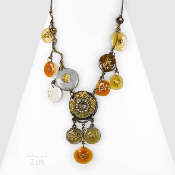 Bijou fantaisie haut de gamme, luxe bohème habillé d'anges dorés baroques. Collier plastron: poésie artistique du Quattrocento, Michel-Ange, créations Zor