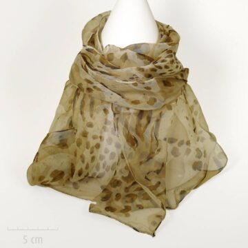 Féline: foulard de mousseline marron. Sensuel imprimé panthère années Saint Tropez de Bardot. Fibre nature viscose. Femme Zor créations Paris