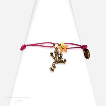 Bracelet ludique et poétique. Grenouille sur lacet, bijou fantaisie, animal totem. Création Sébicotane, Zor Paris