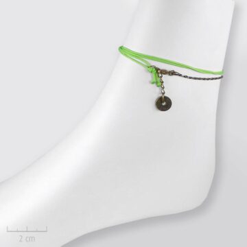Bracelet cheville à lacet et coquillage. Bijou ludique et fantaisie pour homme. Création Sébicotane Zor bijoux Paris