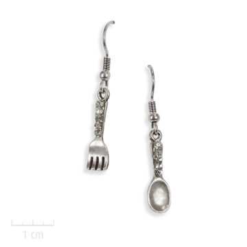 Boucle d'oreille Ludique percée et gourmande. Bijou couverts argent et cristal, cuillère et fourchette. Création fantaisie Zor paris Made in France