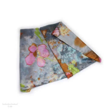 Grand foulard rectangle gris, accessoire doux, 100% soie. Étole en couleur, peinture aquarelle tableau de fleur. Zor Paris 2