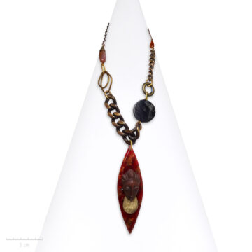 Collier ethnique, sculpture totem, pendentif à tête africaine . Bijou de créateur en pierre fine, sautoir haut de gamme Zor Paris 1