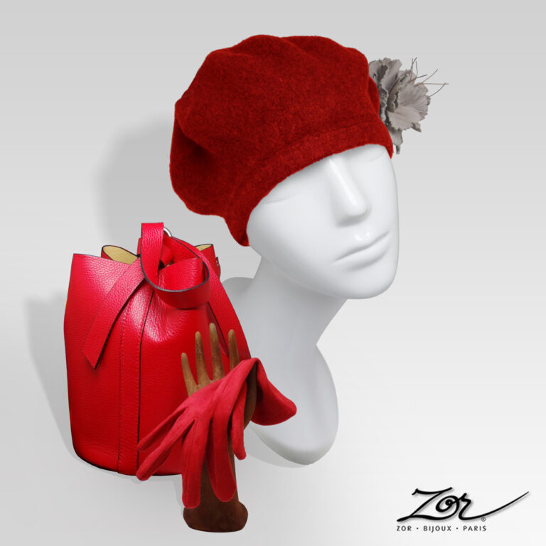 Creation Zor. Mode: gants, sac, chapeau pour évènement ou tous les jours. Un magasin à Paris de cadeau chic pour femme.