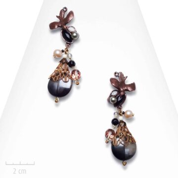 Boucle d'oreille romantique: grand clip oiseau cuivre, cristal, perle noire. Bijou colombe, symbole de paix, Zor Paris 2