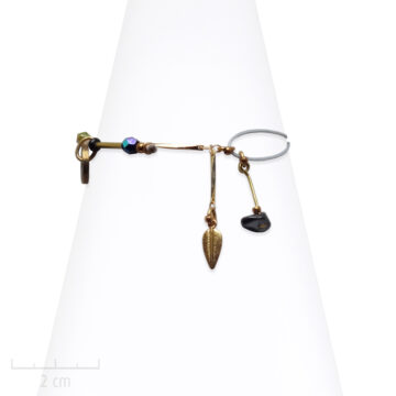Bracelet Enfant avec cordon gris noir et pierre hématite. Bijou bronze et or de créateur Zor Paris 2