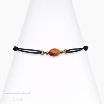 Bracelet Enfant à cordon fin noir. Bijou naturel et pierre semi précieuse orange cornaline Zor Bijouterie Paris 1.