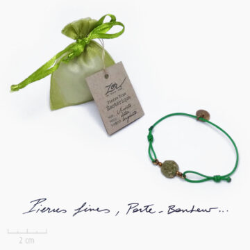 Bracelet Ethnique à cordon fin vert foncé. Bijou naturel pierre semi-précieuse marbrée opaque unakite Zor Paris 3